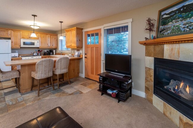 Photo - Beautiful Awbrey Butte ADU cottage w attac...