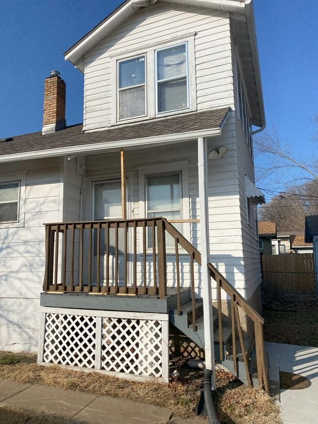 Photo - 2080 SW Washburn Ave
