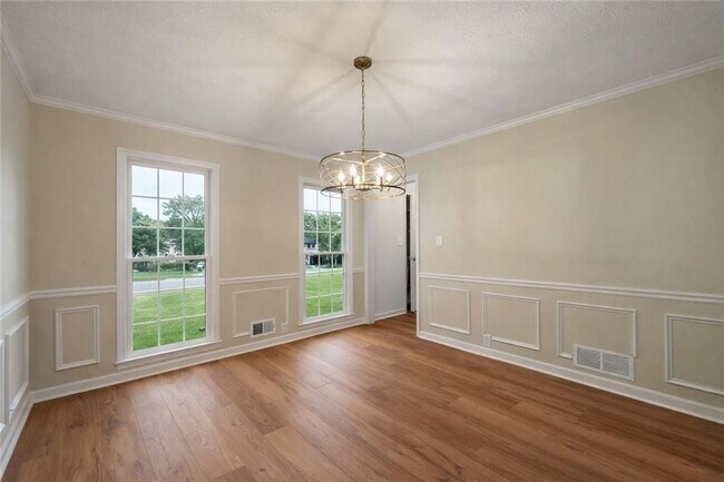 Photo - 807 Oak Bridge Ln