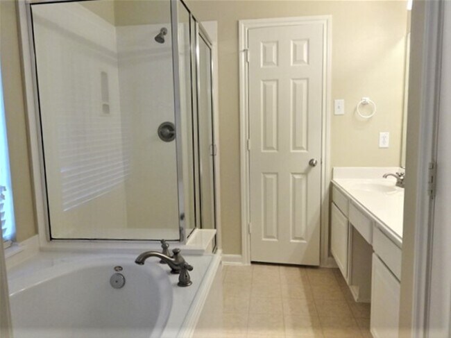 Photo - 2207 Shady Pine Dr