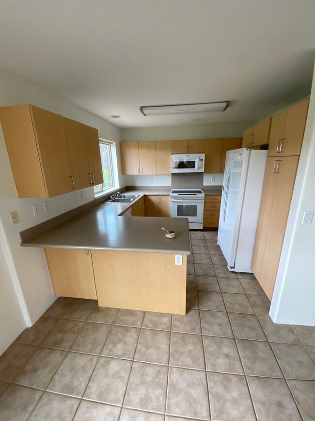 Building Photo - 92-1481 Punawainui St.