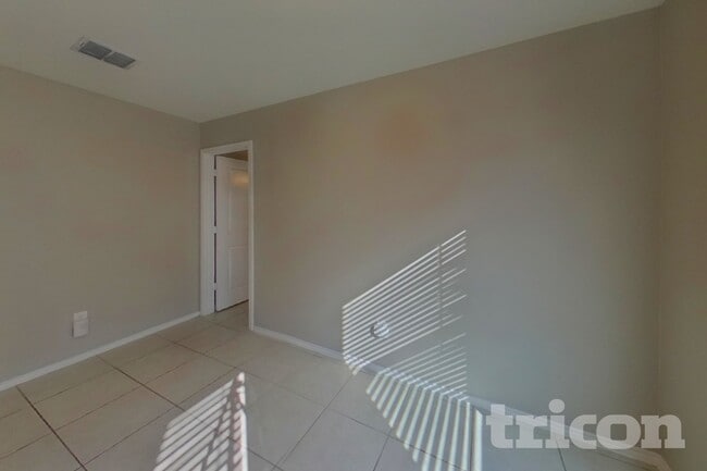 2602 Vavra Ln