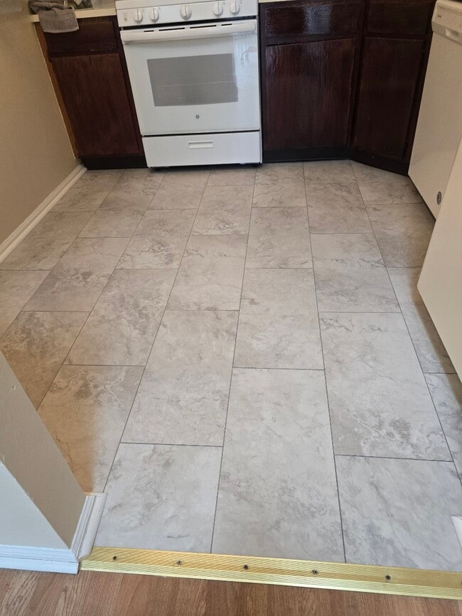 Photo - 130 Lindsey Ct Unit 130