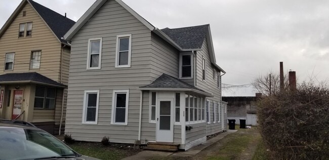 Photo - 2230 Kinkel Ave Unit Up