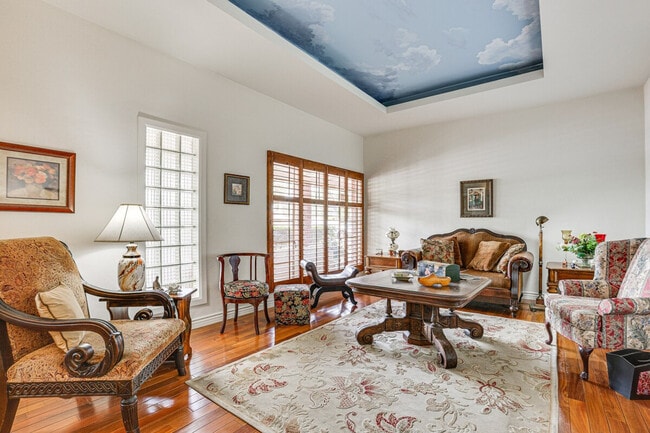 Photo - 107 W Windsor Ave Unit ID1385913P