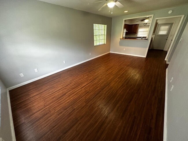 Photo - 610 Emerald Ave