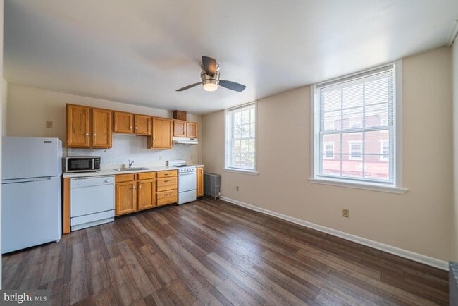 Photo - 121 E Gay St Unit 8