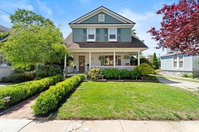 Building Photo - 818 Trenton Ave