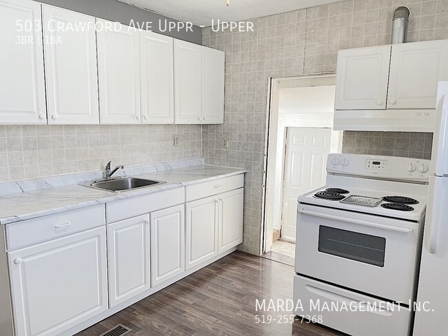 Photo - SPACIOUS 3 BED/1 BATH 2-STOREY UPPER WEST WINDSOR + HYDRO Unité Upper