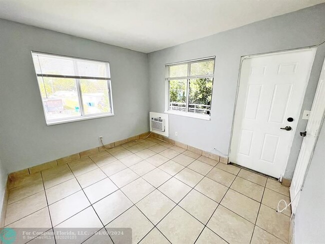 Photo - 100 NW 30th Ave