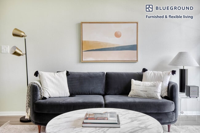 Photo - 114 N Doheny Dr Unidad FL2-ID541