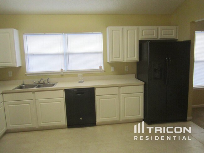 Photo - 938 Cherry Point Way