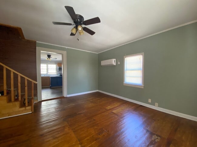 Photo - 334 Whitehall Rd