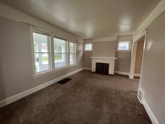 Photo - AVAILABLE JUNE - 3 BED 1 BATH NEAR CAMPUS