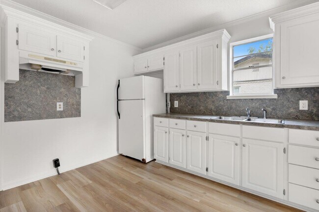 Photo - 610 Mcnabb St