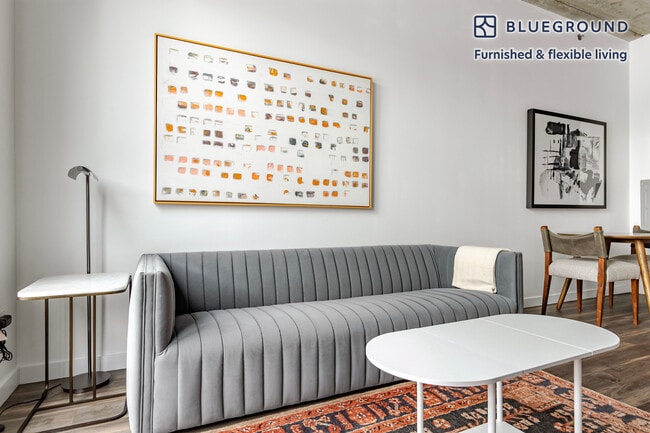 Photo - 61 W Erie St Unidad SI FL4-ID1409