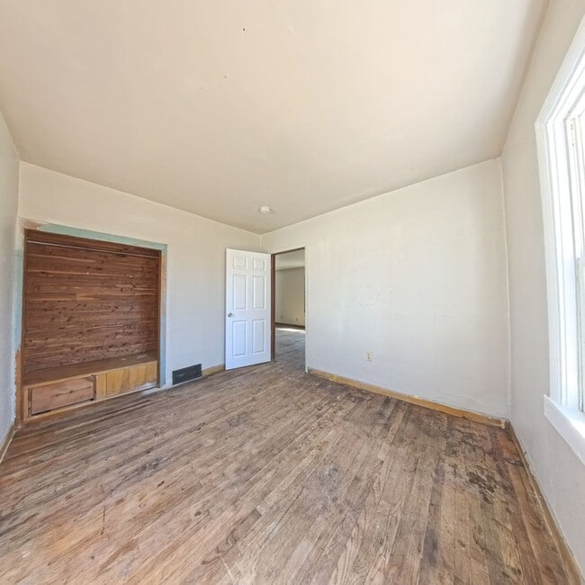 Photo - 2 Bedroom on the East Side with Garage