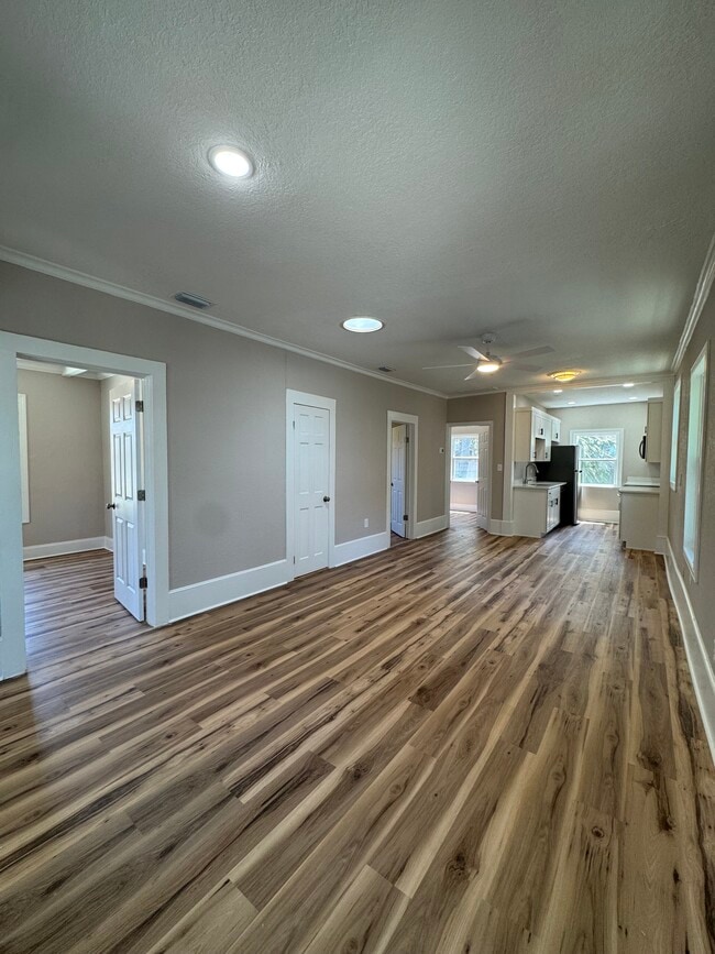 Photo - 708 Davis St