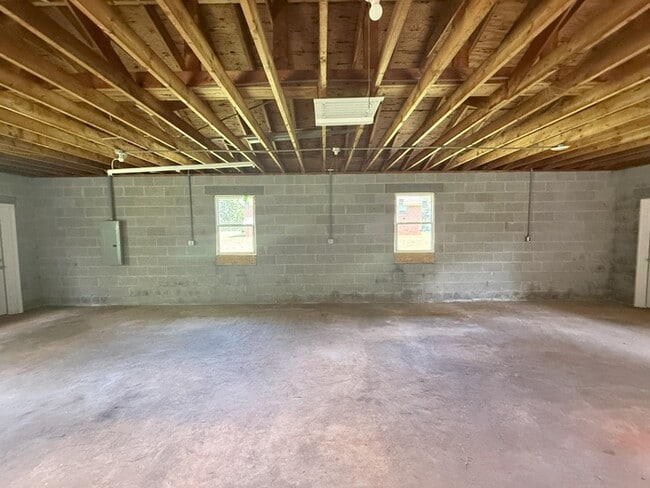 Photo - 12 Hollis St