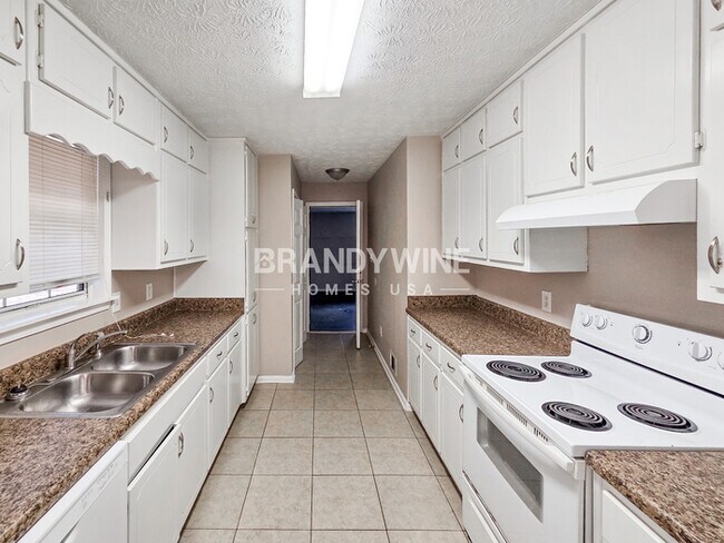 Photo - 235 Winston Dr