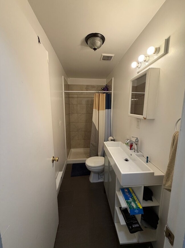 Photo - 1630 N Sydenham St