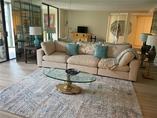 Photo - 3730 Inverrary Dr Unit 1D