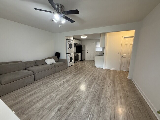 2 Bedroom Renovated Unit – Walk to Meharry & Fisk Downtown Nashville
