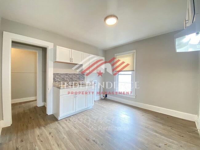 Photo - 323 Harrison St Unit Upper