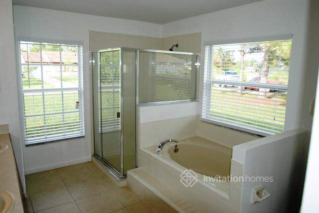 Photo - 686 Ballon Terrace SE