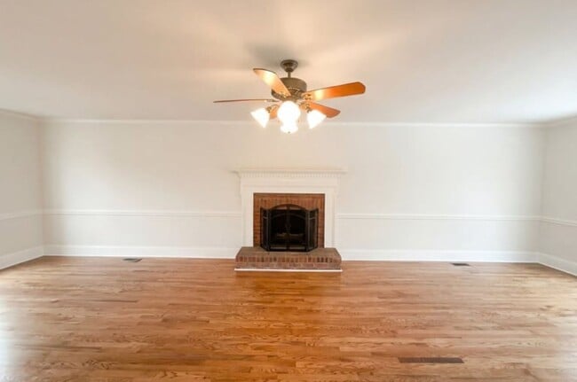 Photo - 122 W Tattersall Dr