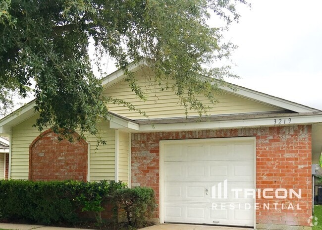 Building Photo - 3219 Kelling St Rental