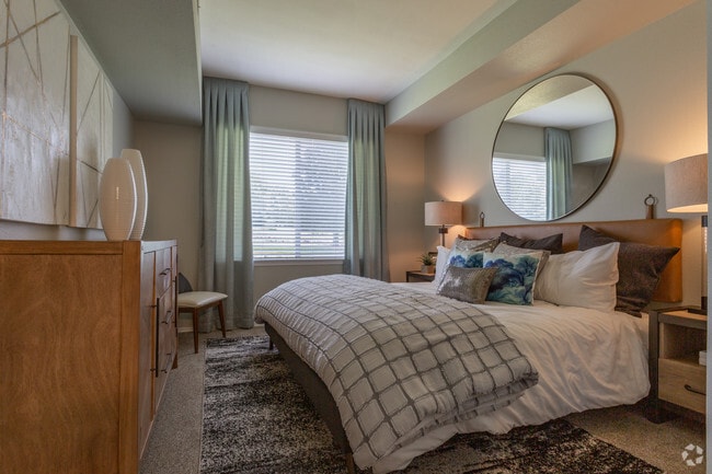 2BR, 2BA - 1110 SF