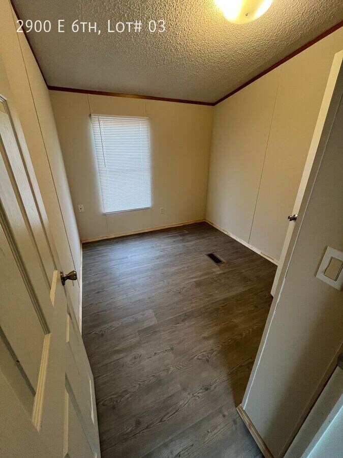 Photo - 2900 E 6th Ave