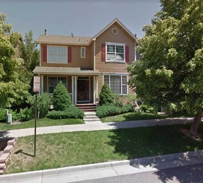 Building Photo - Luxury four bed four bath patio home avail...