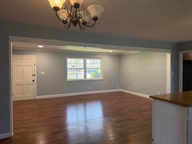 Photo - Seymour 37865 - One-level brick home with 3 bedrooms, 2 baths & bonus room - Call Linda Meese (86...