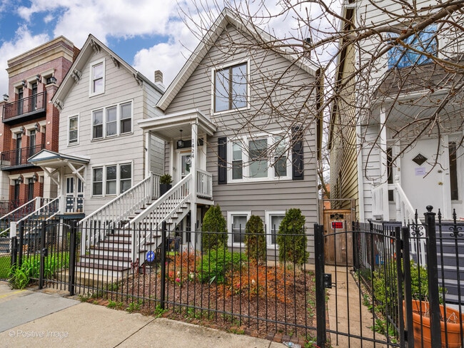 Photo - 1424 W Diversey Pkwy House