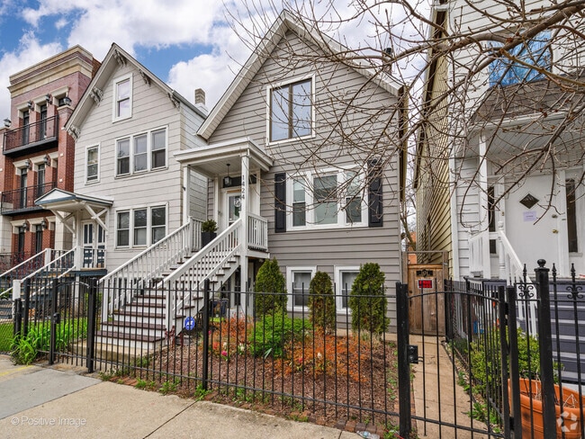 Building Photo - 1424 W Diversey Pkwy Rental