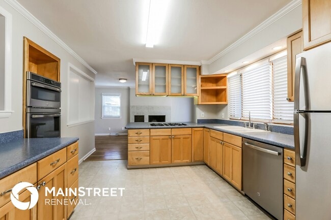 Photo - 508 E 109 St