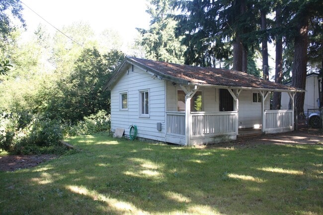 2/3rd acre lot! 1 bdrm 1 bath. Store your ... - 2/3rd acre lot! 1 bdrm 1 bath. Store your ... House