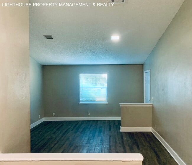 Photo - Spacious 2-Bedroom Duplex with Stainless Steel Appliances