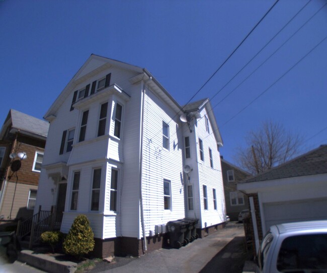 Building Photo - 6 Young Ave Unit 1