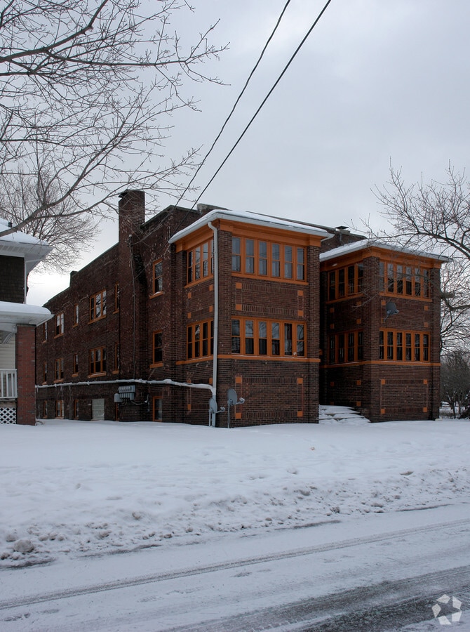 Photo - 73 S Highland Ave Apartments