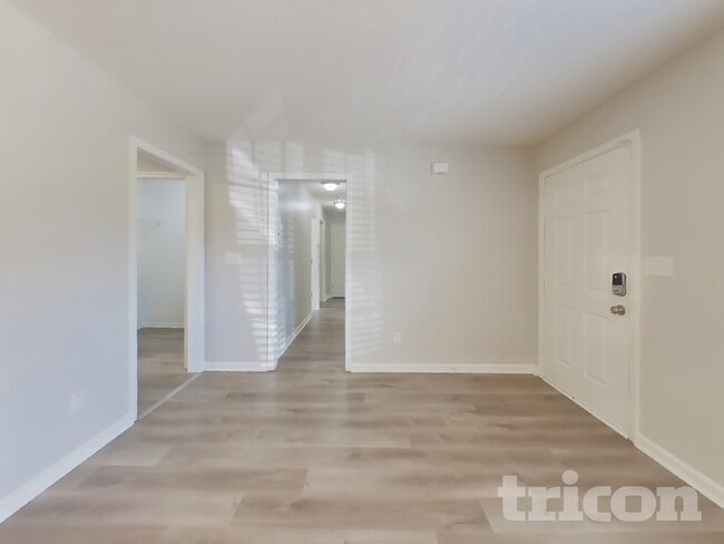 Photo - 73 Seagrave Ct