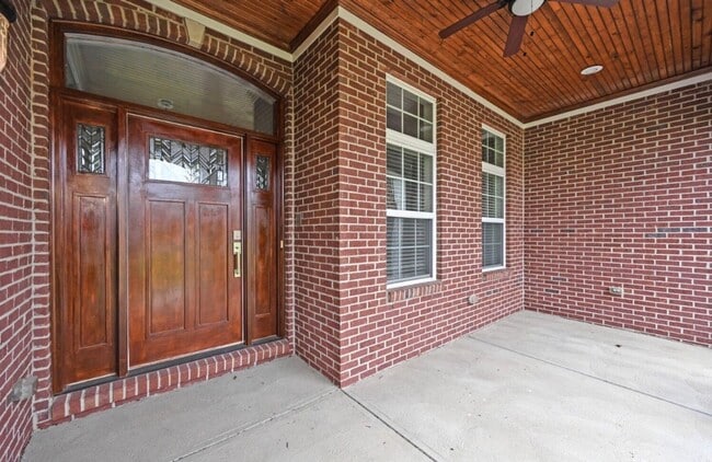 Photo - 3-bedroom House on 1.9 Acres Lot