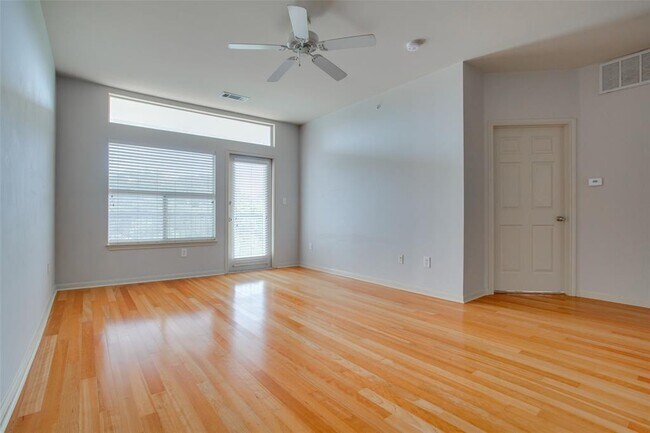 Photo - 2209 Hancock Dr Unit 27