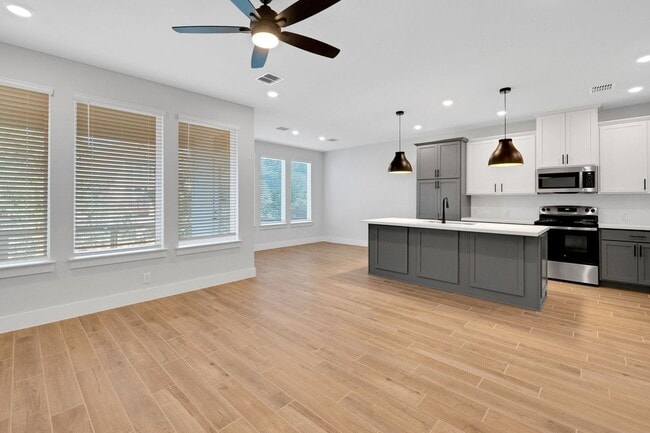 Photo - 3 Bedroom 2.5 Bath Townhome!