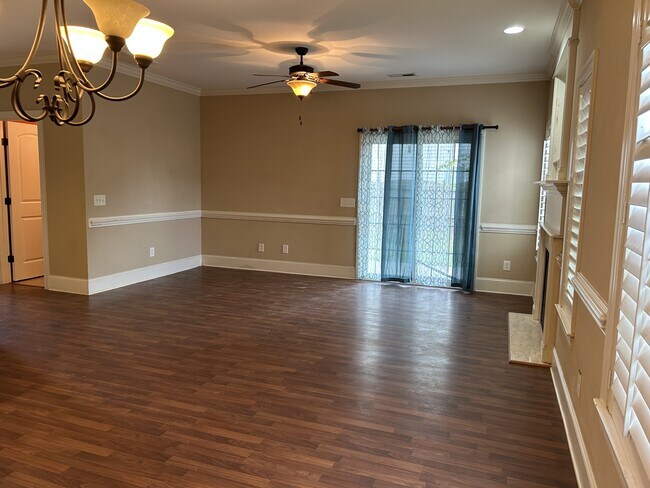 Photo - 1629 Brook Hollow Dr