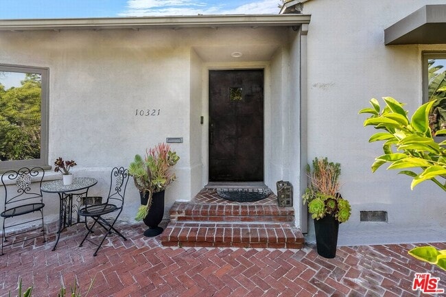 Photo - 10321 Rochester Ave