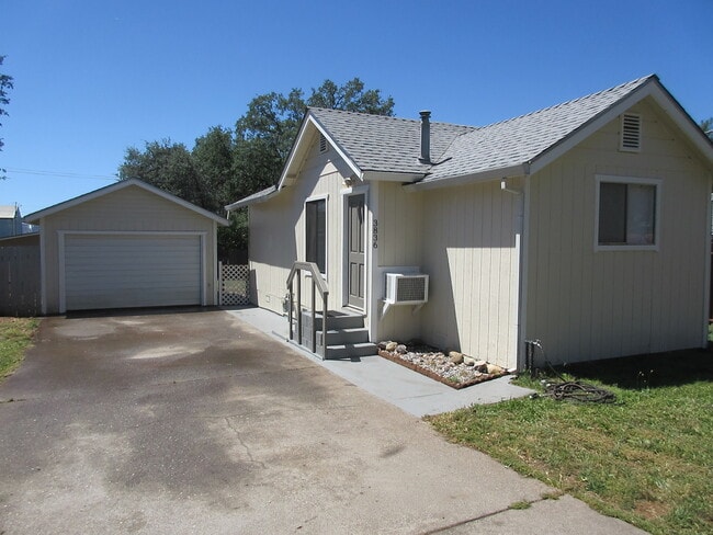Building Photo - 3836 La Mesa Ave