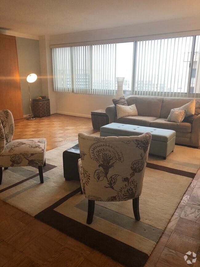 Building Photo - 5500 Friendship Blvd Unit 2412N Rental